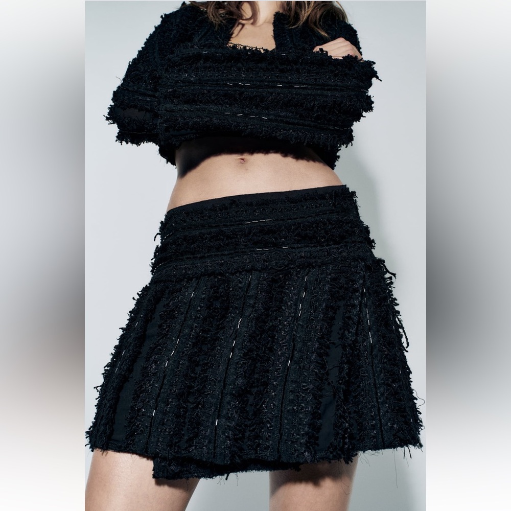 Zara Black Textured fabric High waist Mini Skirt Limited Edition tonal beads NWT